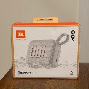JBL Go 4 Portable Bluetooth Speaker IP67 Waterproof 7Hr NEW SEALED BOX in White